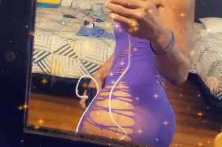 Im Hot Juicy And Wet 🔥🍑💦 - Image 1