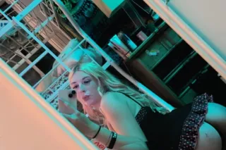 hey baby;) im lily, who wants ... - Image 3