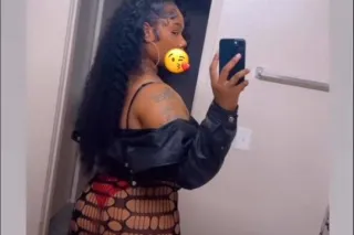 AVAILABLE !😘 yours🥂📲 outcalls ... - Image 1