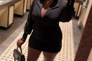outcalls .. & facetime shows . - Image 6