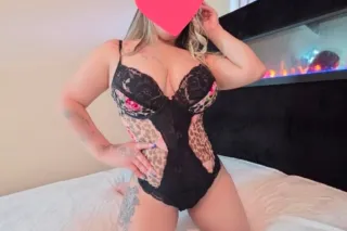 love I’m available I give a delicious massage and sex service if you want to come and relax a 😍😍❤️❤️ - Image 3