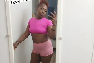 Young & Sexyy 100% Real And St... - Image 3