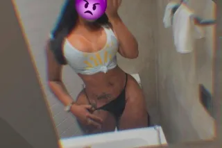 Sexy Latina Come To My Hotel - Image 3