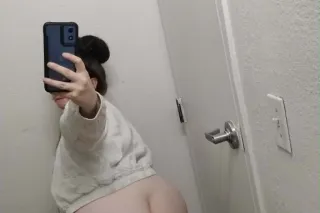 cum have fun with your fav snow bunny 💦 - Image 5