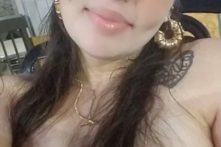 Hey guys, it's Alexis, big boo... - Image 3