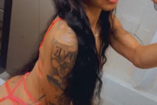 ❤NEW IN TOWN💕🍑Pretty n Petite 🍭💦 - Image 1