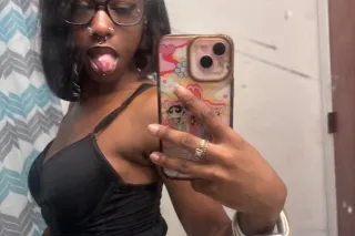 A fountain of chocolate 🍫 you would love to drink - Image 3