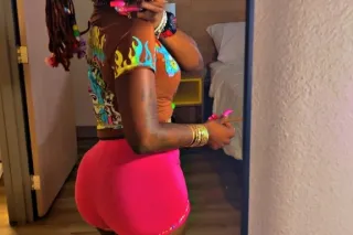 SHE MEAN AS FUCK BUT COOL AS FUCK TOO 🤩🫣 - Image 2