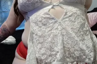 Anna is back, lactating milf mommy is ready to play 2girls - Image 4
