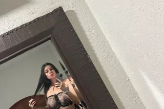 two girl available - Image 5