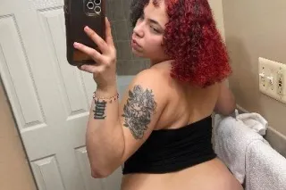 Young Sexy Latina Available 4 ... - Image 1