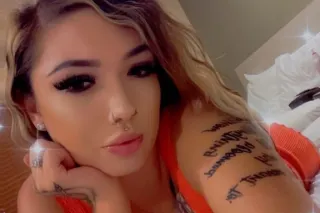 New in town, come see me and ask about my 2 girls 🥰❤ - Image 1
