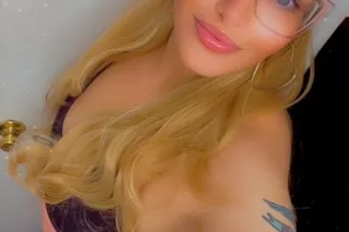 My BlowJobs 💦 come w/ an "EyeR... - Image 1
