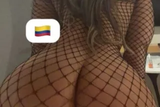 Latina in town Hi chicos cone see me for a exotic 💦🍓🍑🫦 message and happy ending 🫦💦🇨🇴 - Image 1