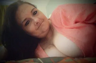 Who wants to fuck - Image 1
