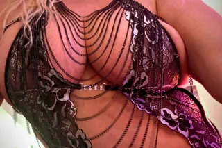 Spanish and Italian Sweetheart Double DDs - Image 10