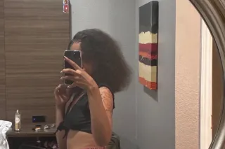 IM HORNY DADDY COME FUCK ME PETITE PRETTYFACED LIGHTSKIN 😘💦 - Image 2