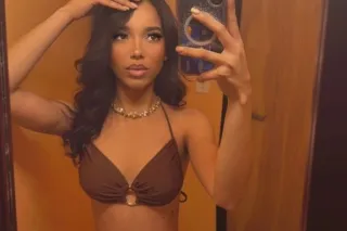 Sexy and hot - Image 2