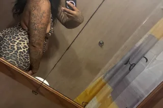 Early Thursday Thick Thighs & Fat Ass👅💦💦💦Moist Massages & More💗❤️❤️🤐🍑 - Image 4