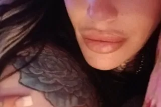 36DDD THROAT GOAT TATTOOED MILF 💦💦 - Image 5
