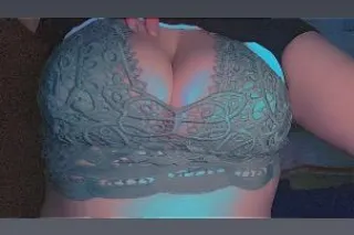 Sexy Party Girl - 28 - Image 1