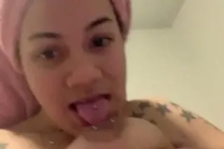 THICK LATINA MAMI READY 2 HAVE... - Image 3