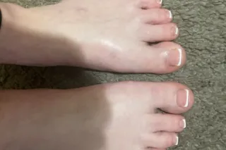 clock in, kneel down! Tuesday just got interesting!💋 😘 😗 - Image 3