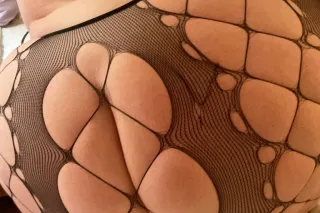 ITS FINALLY FRIDAY😻SEXY RED UR... - Image 4