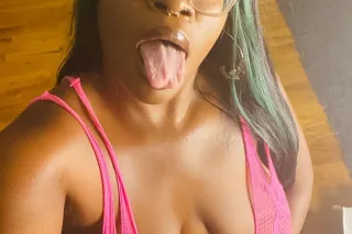 Available for incalls 🏡 lethal oral skills 💦💦 ready to do all the things wifey wont 😊💕mwahhh come play insome Honey 🍯💕 - Image 1