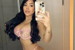 🍑Hola amor Latina nueva en la ... - Image 1