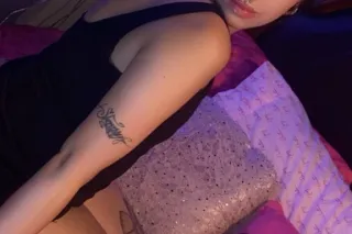 TWO SEXY WOMEN WAITING FOR YOU - Image 2