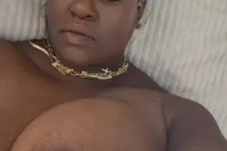 Your Favorite Auntie - 36 - Image 4