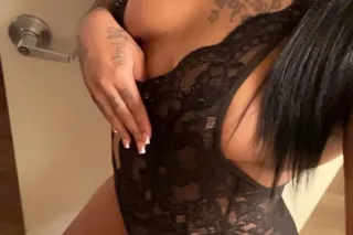 Incall specials only. NO BARE! - Image 9