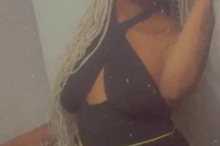 Petite Ebony Milf 💋💦 New in to... - Image 1