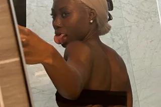 Hit my line wet and ready 😩𝓗𝓲𝓰... - Image 2