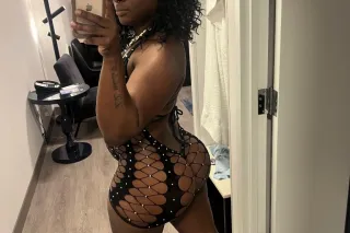Hey its Juicy here wanna play😋... - Image 2