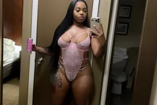 New in town 😻💦 - Image 4