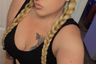 Thick thighs and beautiful eyes will have you hitmatized! - Image 11