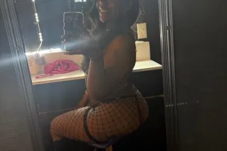 BEST IN THE MIDWEST✨💋 - Image 3