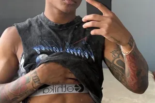 Strong bisexual woman 💪🏾💪🏾👅🫦 - Image 5