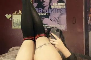 💦SLIM HORNY YOUNG GIRL💦 Avalia... - Image 1