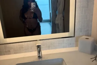 🥰🙏🏾Nice Fat A$$ 😮‍💨 Tight Grip... - Image 3