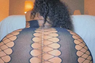 LAST NIGHT IN TOWN💦 Your Favor... - Image 3