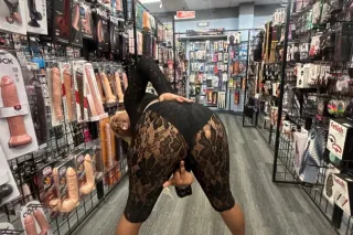 Cute Sweet Ebony Girl With A Shy Freakyy Side😝 - Image 4