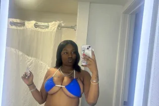 Cute Sweet Ebony Girl With A Shy Freakyy Side😝 - Image 1