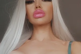 Hot blonde European barbie doll in town for a few more days - Image 5
