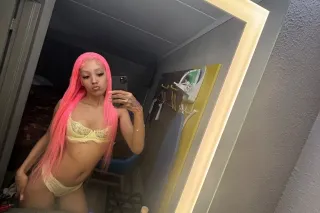 NEW IN TOWN 👅💋😘 - Image 6