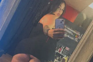 Honey Only Here For The Weeken... - Image 4
