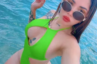 hot venezuelan woman - Image 5