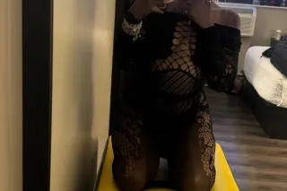 YOUR CHOCOLATE CRAVING STARTS HERE 💋🍫💦 - Image 2